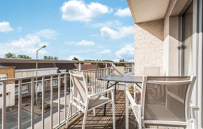 2 Bedroom Stunning Apartment In Bray-Dunes